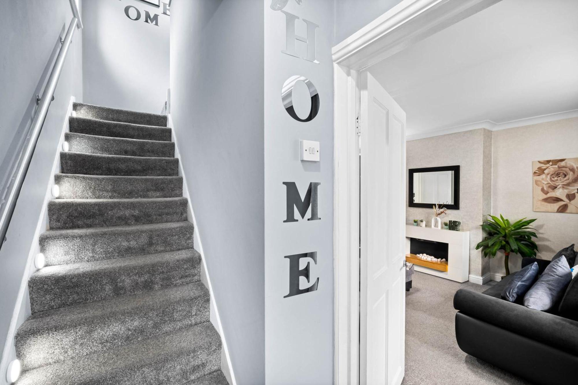 Stylish 3 Bedroom Home Away From Home برمنغهام المظهر الخارجي الصورة